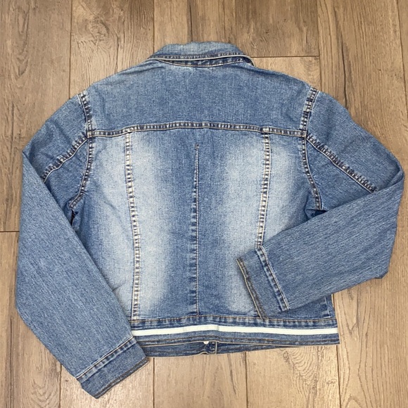 V Christina Women's Medium Blue Southwestern Influenced Jean Jacket - Picture 2 of 10